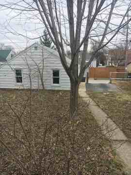 2424 S 66th St - Photo 2 of 24