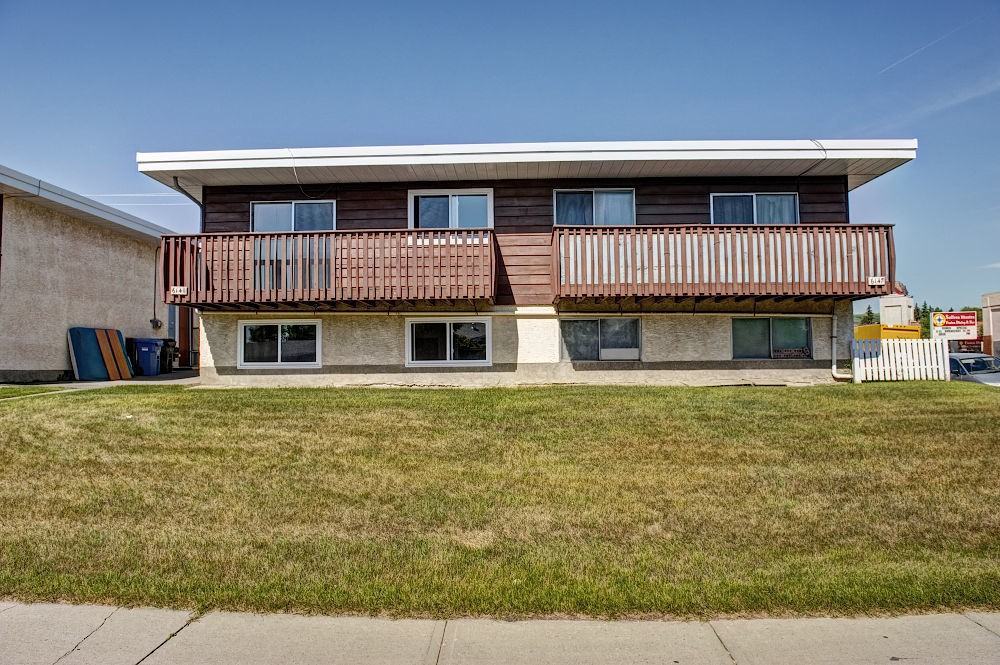 6145 Centre Street N.W. - Photo 2 of 12