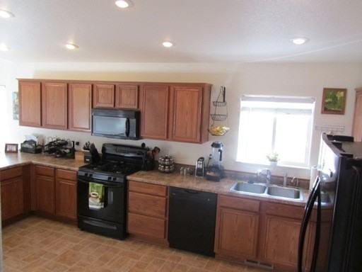 18353 Whitebark Ct - Photo 2 of 10