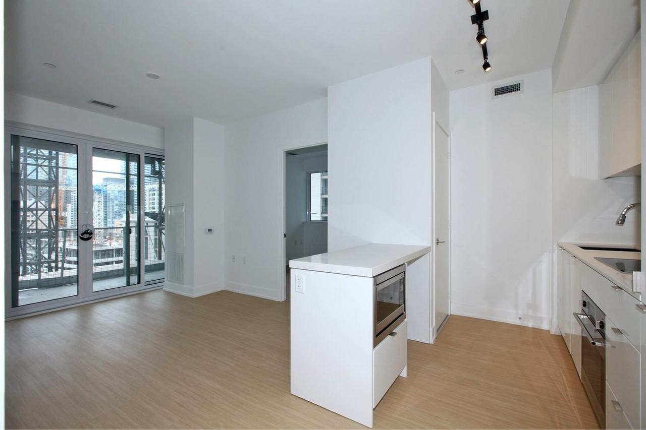 7 Grenville Street #1105