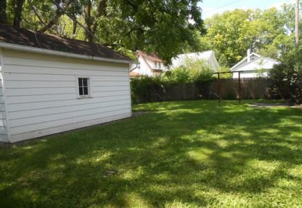 1215 Larned Street - Photo 2 of 3