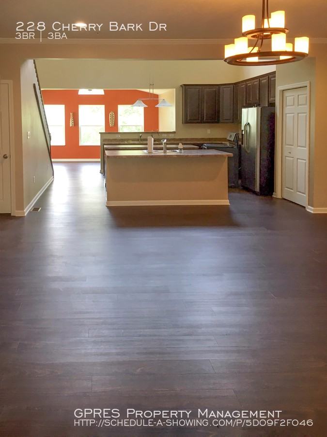 228 Cherrybark Dr - Photo 2 of 11