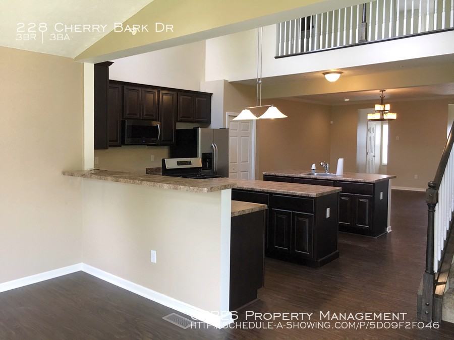 228 Cherrybark Dr - Photo 3 of 11