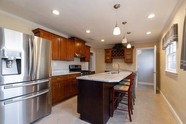 836 W Everett Rd - Photo 2 of 10