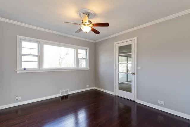 836 W Everett Rd - Photo 3 of 10