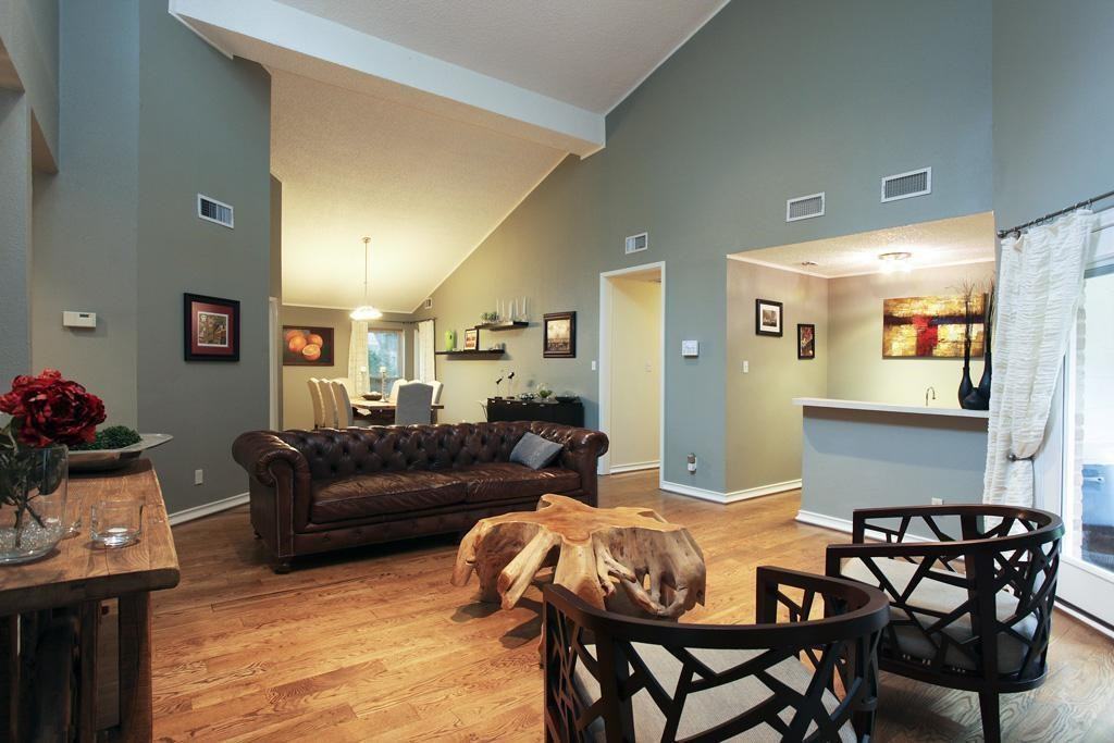 8605 Cedarspur Dr - Photo 3 of 13