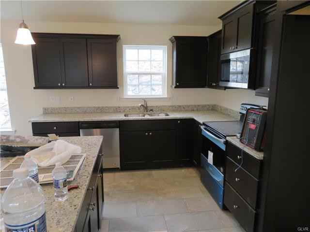 4928 Coatbridge Ln - Photo 2 of 10