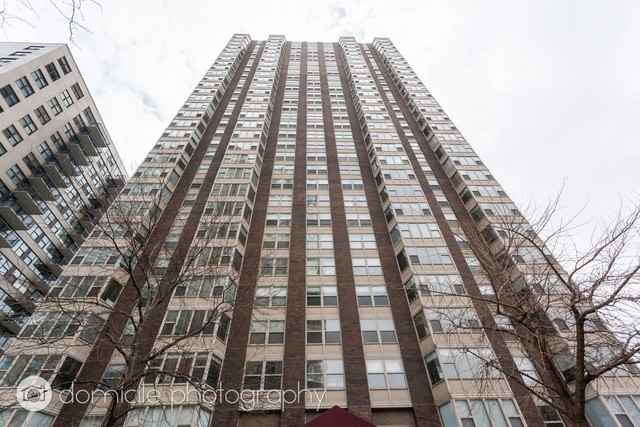 525 W Hawthorne Pl #2105