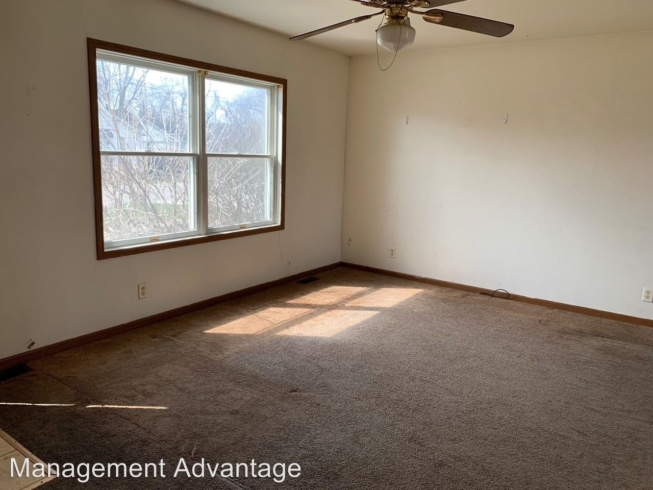 522-524 E Vine St - Photo 3 of 5