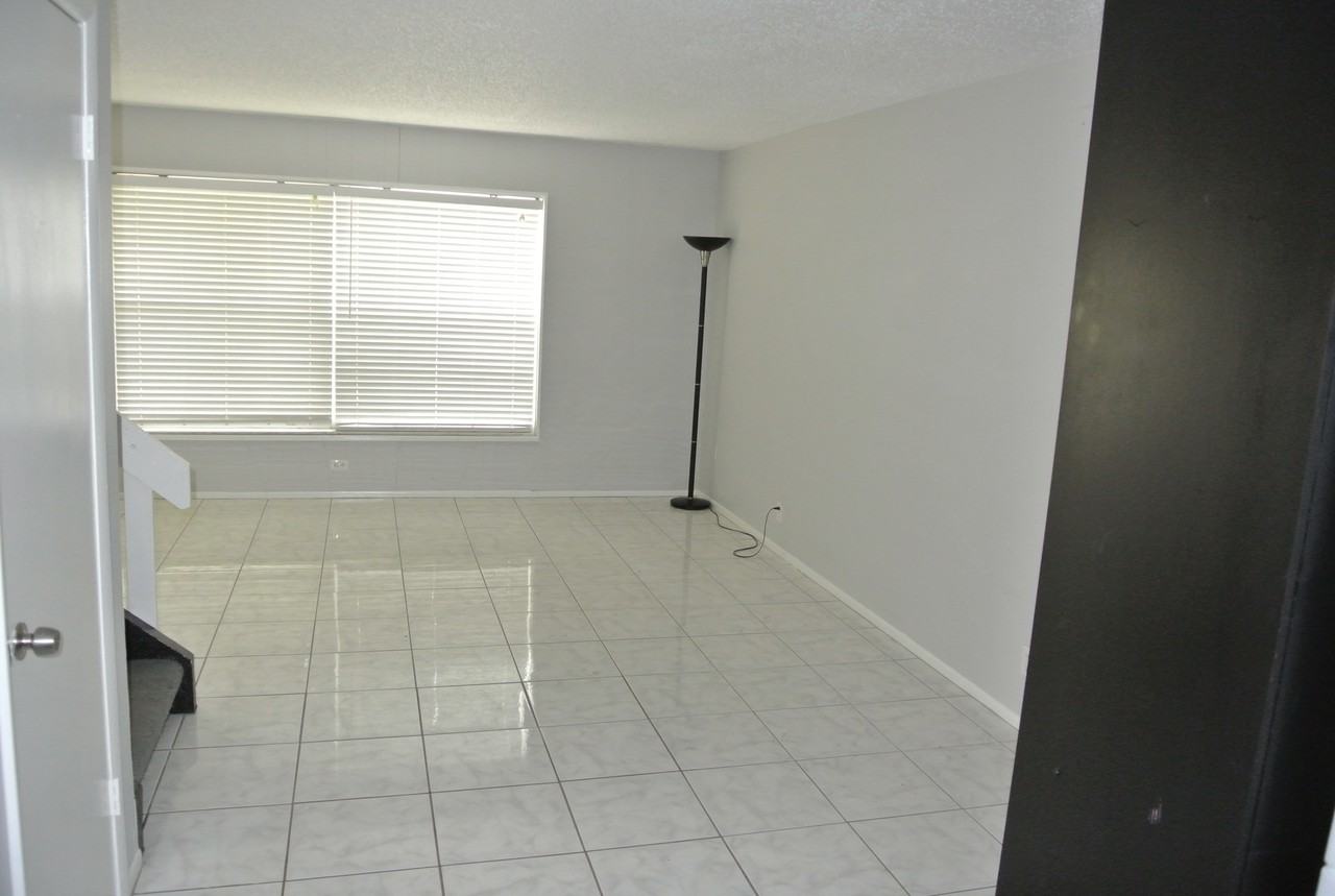 14637 Pine Glen Cir - Photo 3 of 7