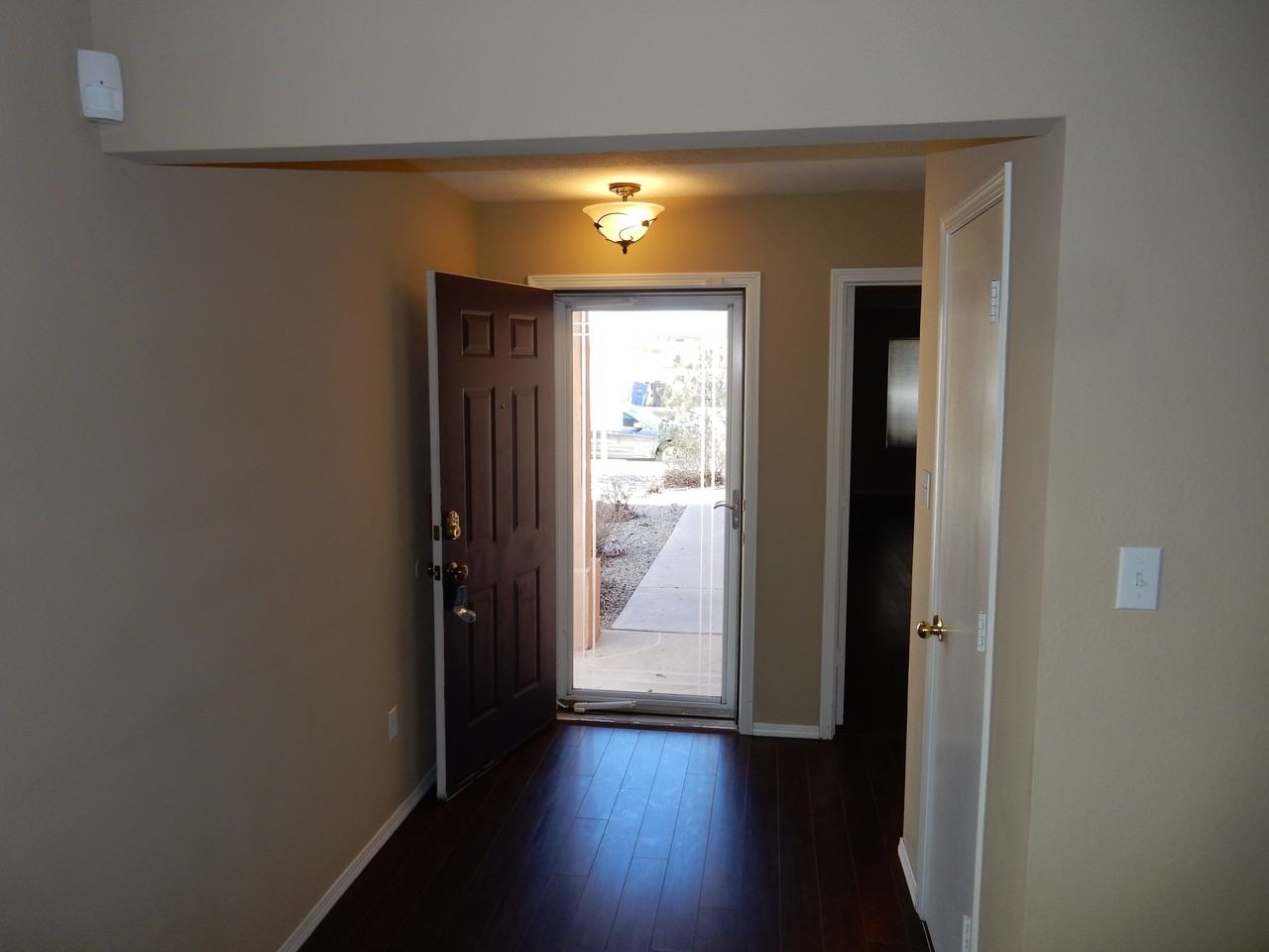 505 Deschutes St SE - Photo 3 of 23