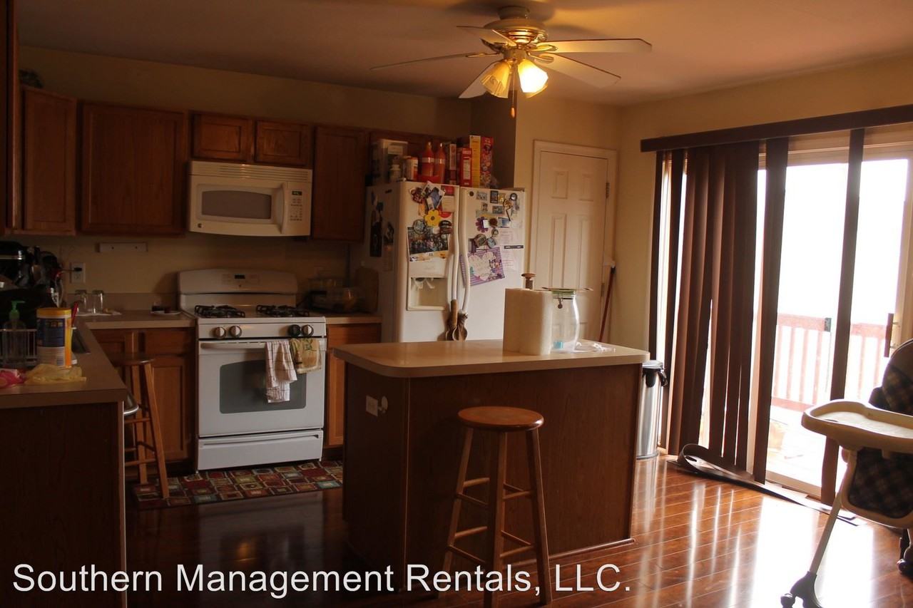 16903 Roosevelt Ln - Photo 2 of 2
