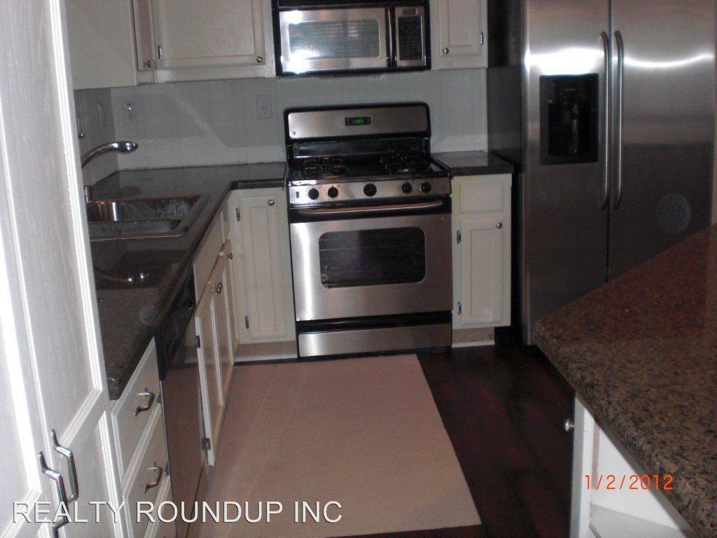 10117 E Taron Dr - Photo 3 of 12