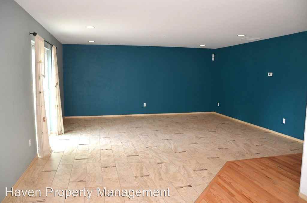 10153 67th Ave E - Photo 3 of 6