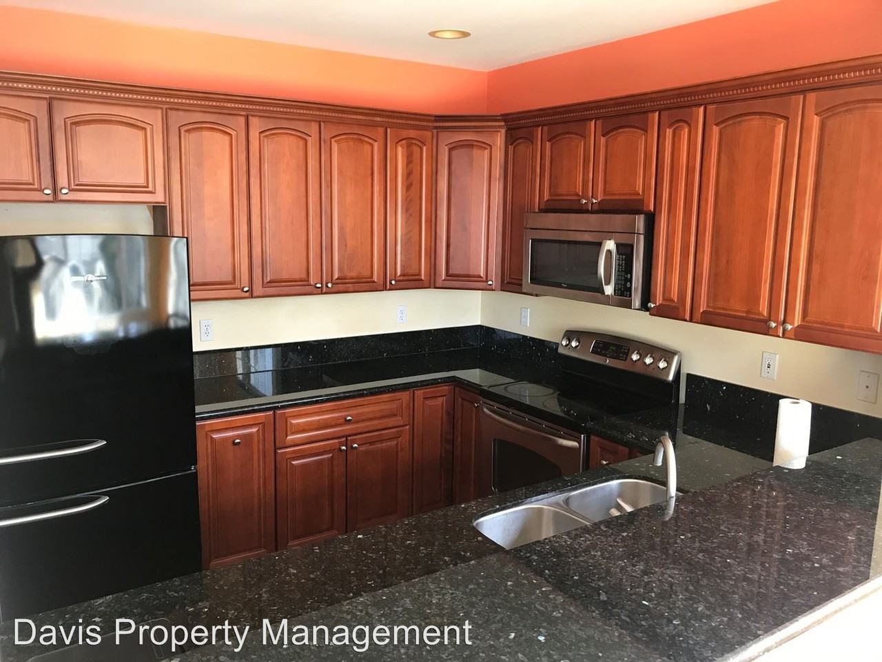 18610 NE 57th St - Photo 2 of 12