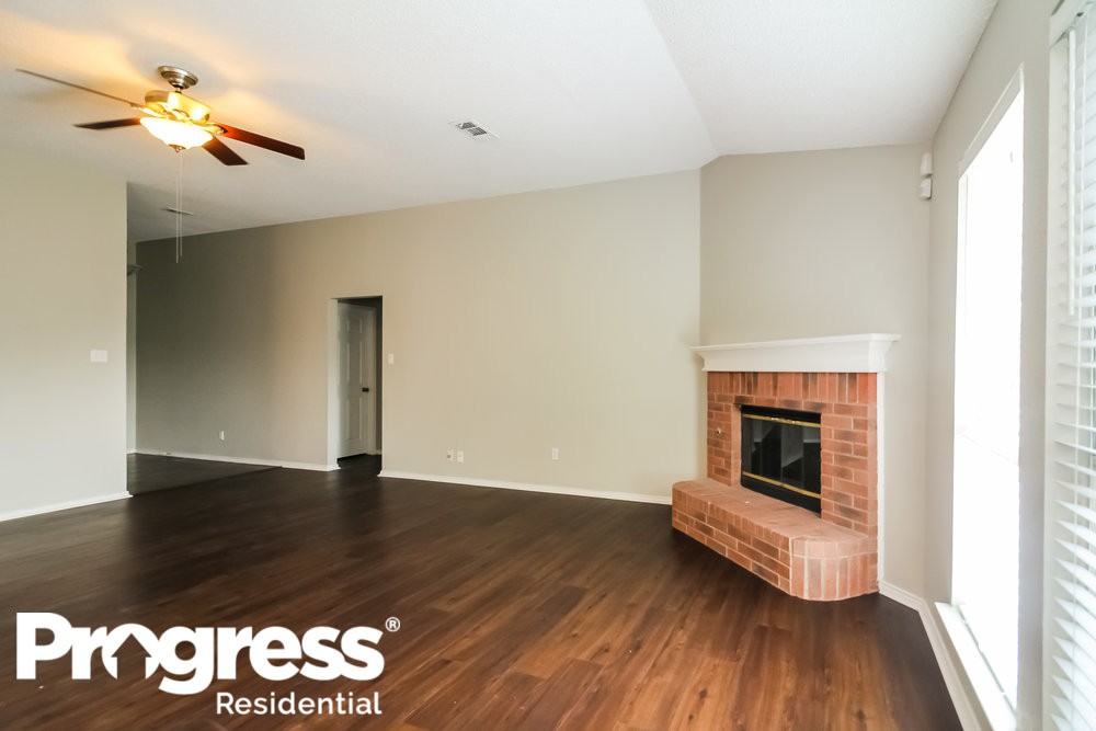 1600 Mcgarry Ln - Photo 2 of 14