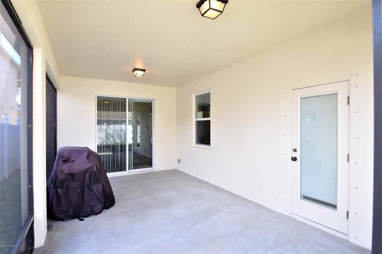 1775 Litchfield Dr - Photo 3 of 17