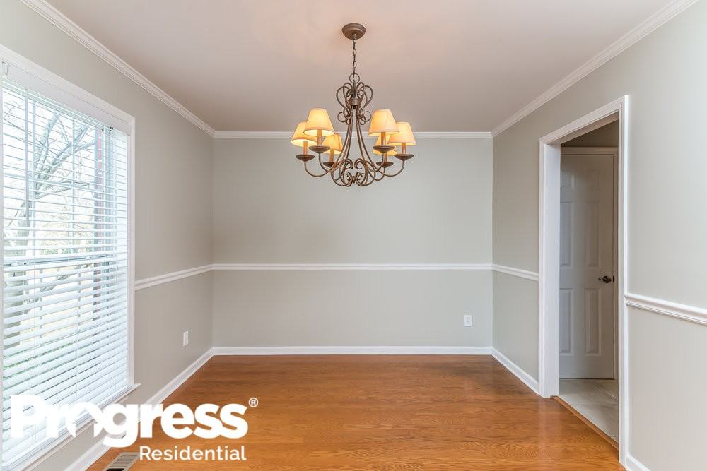 117 Claybrook Ln - Photo 3 of 15