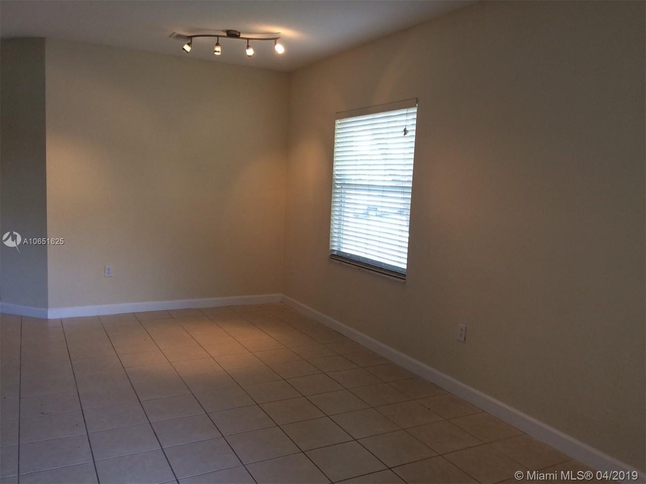 9261 Southwest 220th Terrace - Photo 3 of 18