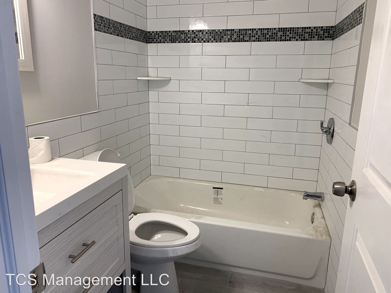 769 N 43rd St - Photo 3 of 6