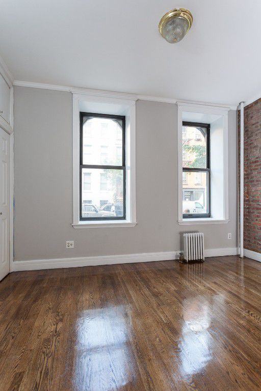 327 E 5th St #4 - Photo 2 of 6