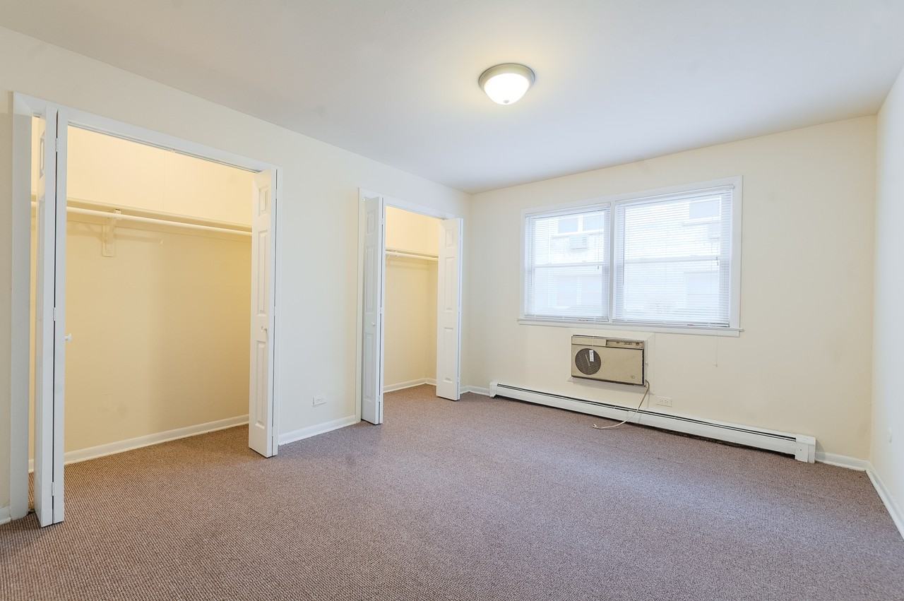 2001-07 W Touhy Avenue - Photo 3 of 15