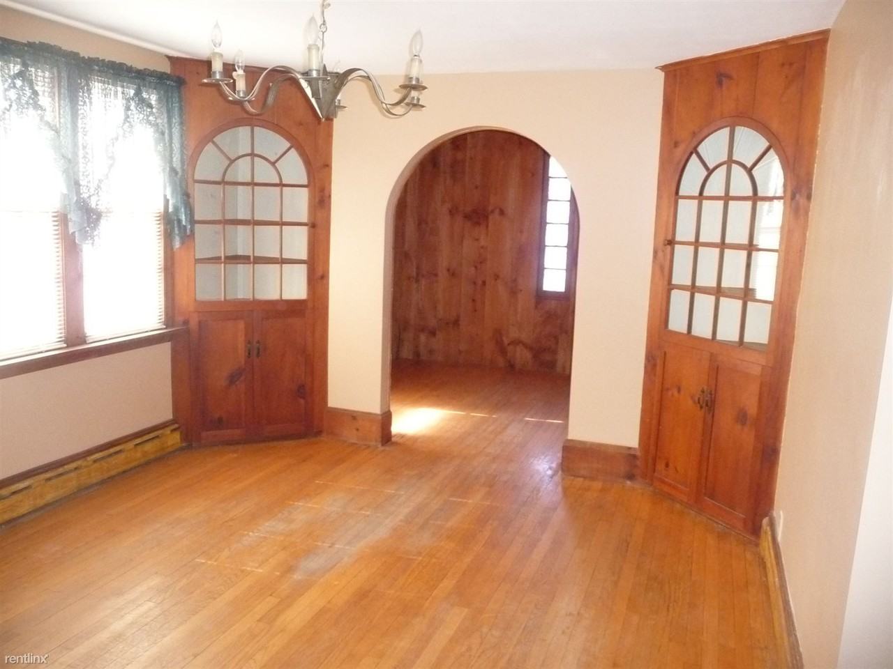 110 Waterbury Rd - Photo 3 of 9