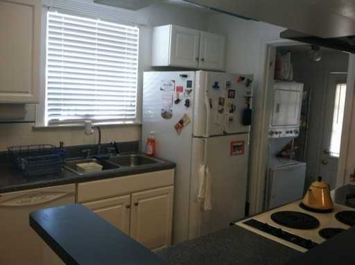 1919 Wilmington Ave - Photo 3 of 10