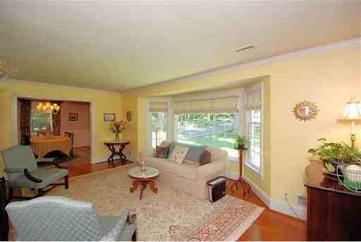 4236 Pawnee Rd - Photo 2 of 7