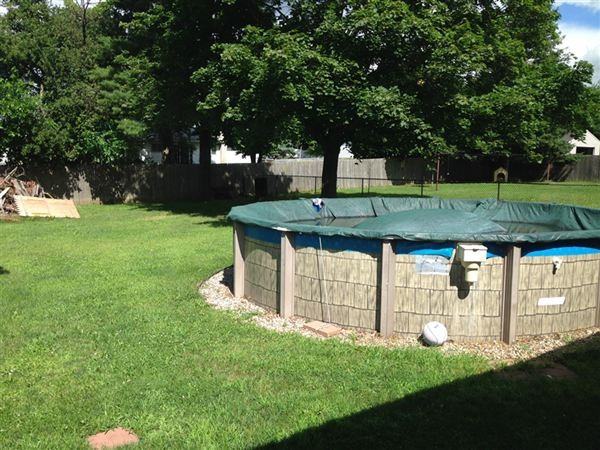 214 Midland Ave - Photo 2 of 9