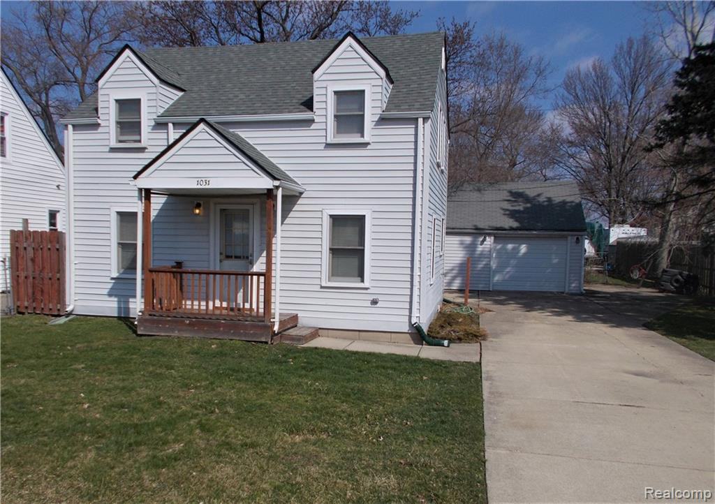 1031 Arthur Dr - Photo 3 of 12