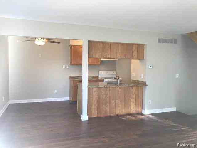 1482 Mariner Dr - Photo 3 of 14