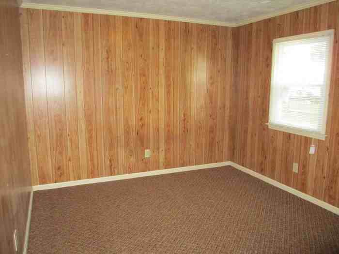 1511 3rd Ave - Photo 3 of 7