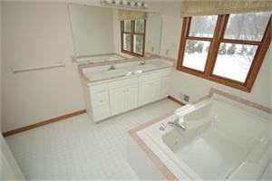 5802 Wood Brook St - Photo 3 of 8