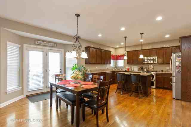 161 E Chicago St - Photo 3 of 27