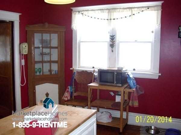 1996 Bourdon St - Photo 3 of 10