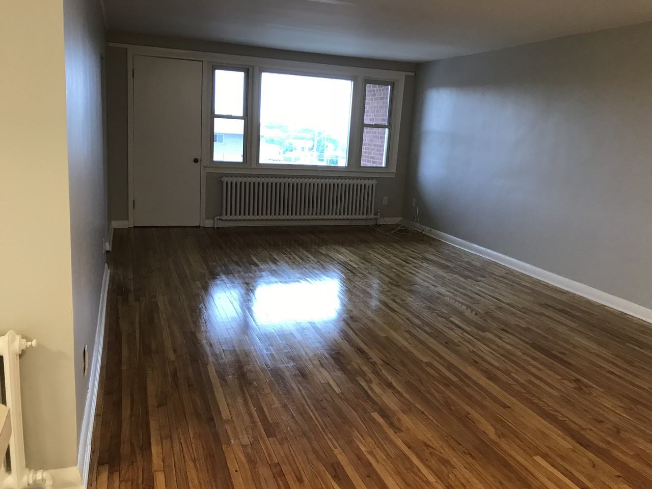 1094 ATHLONE STREET - Photo 2 of 8