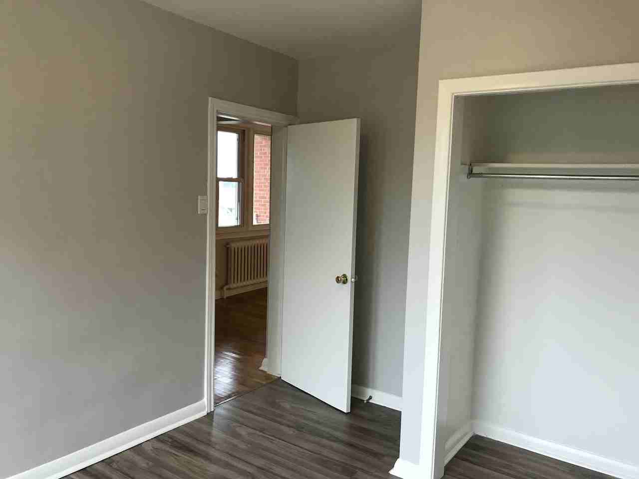 1094 ATHLONE STREET #6 - Photo 6 of 8