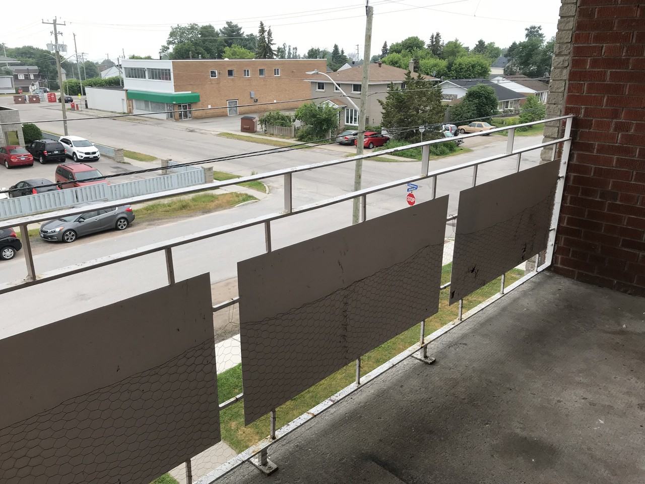 1094 ATHLONE STREET - Photo 3 of 8