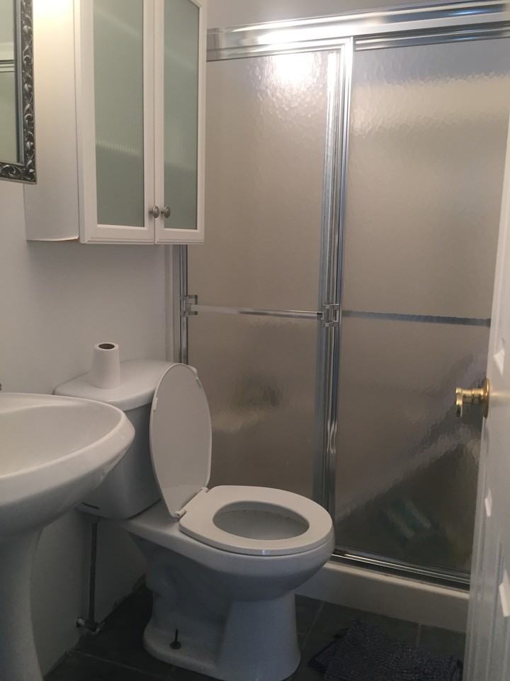 23 Sunrise Highway North Service Road - Photo 2 of 3