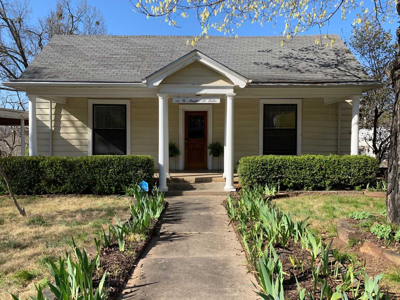 204 W Meadow St - Photo 3 of 19