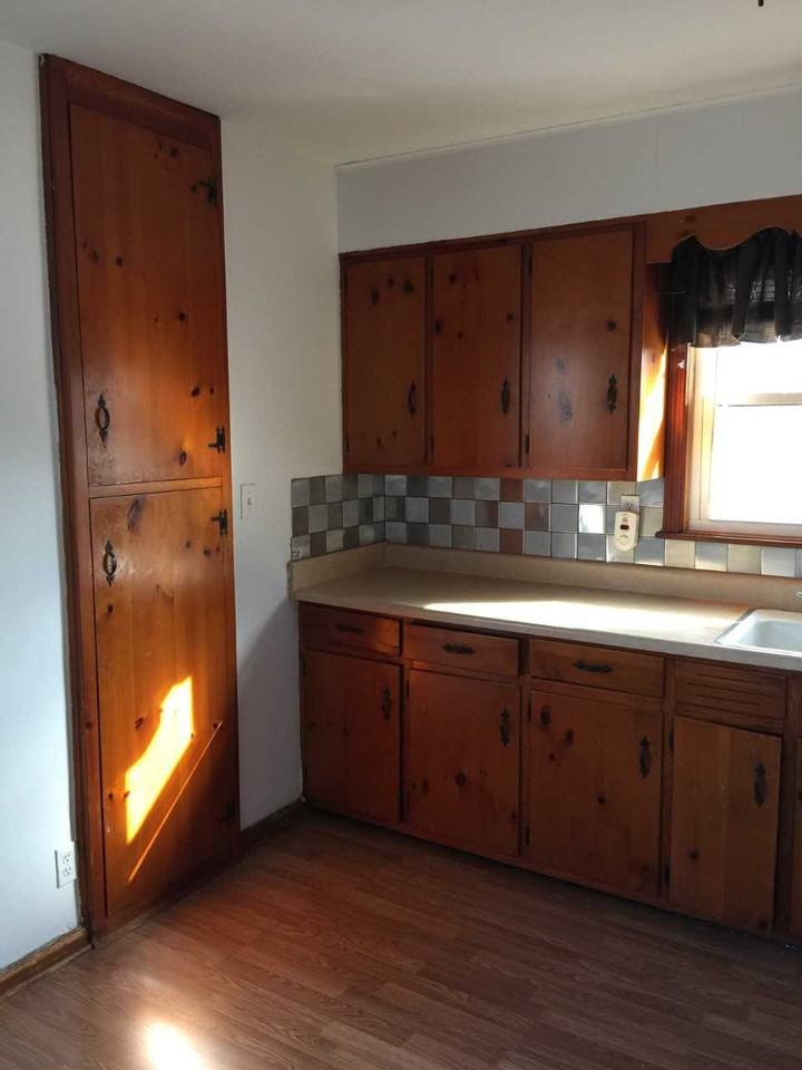 680 College Ave - Photo 2 of 11