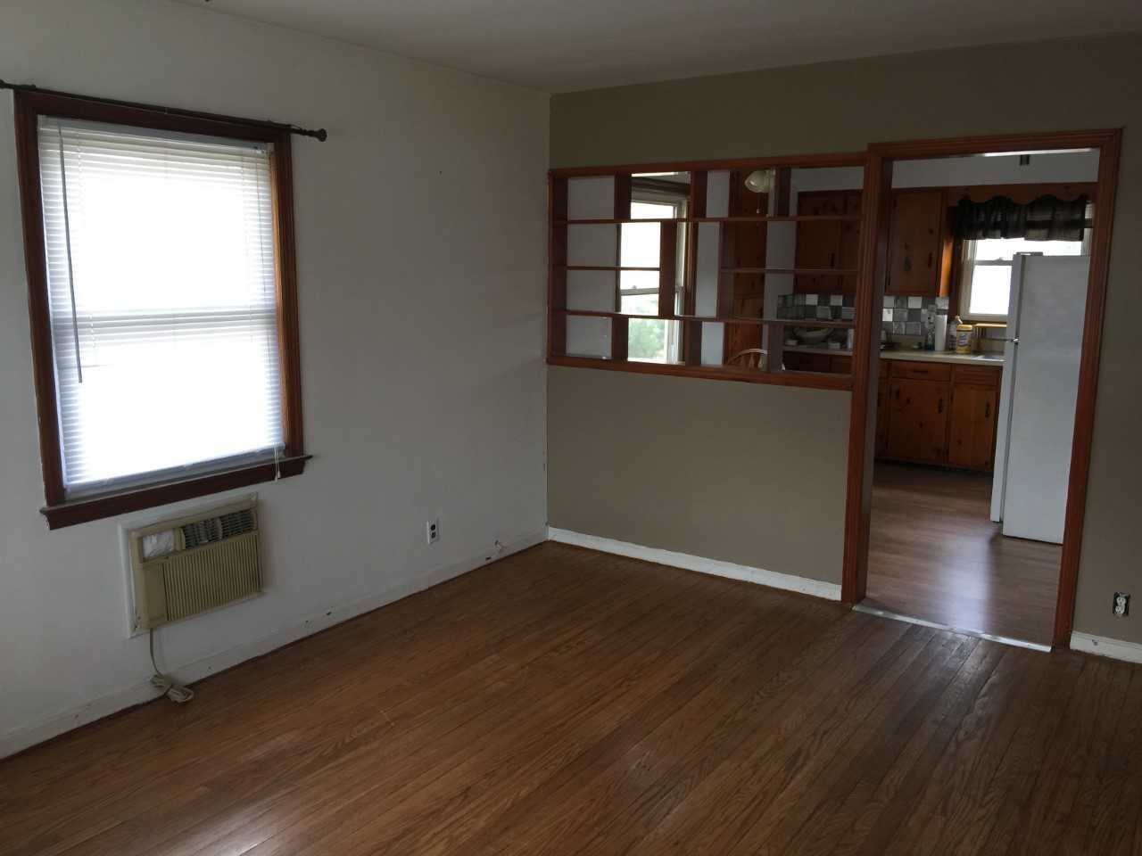 680 College Ave - Photo 3 of 11