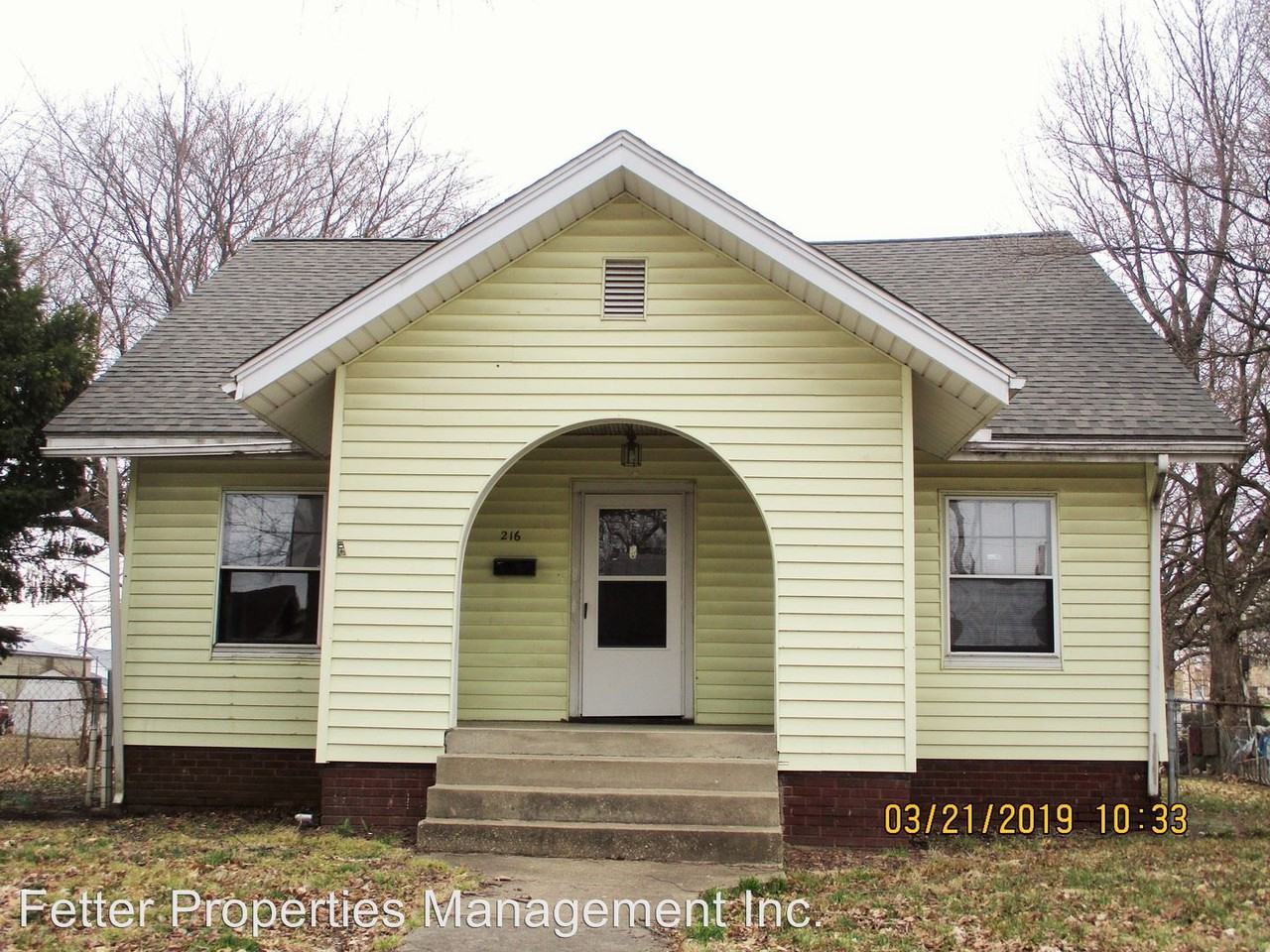 216 S Grand Ave - Photo 2 of 12