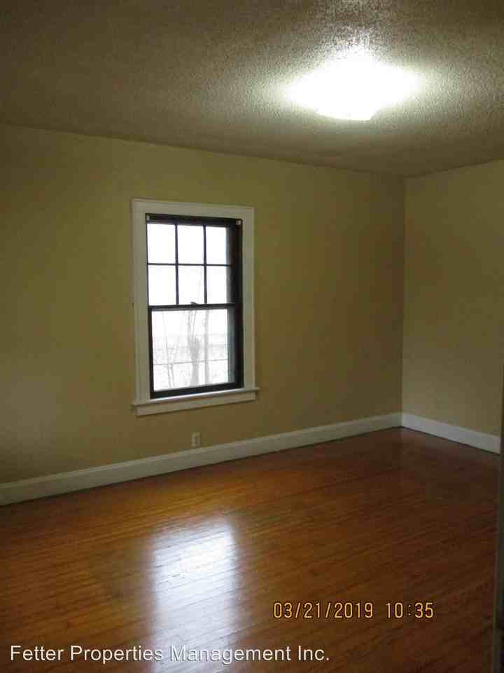 216 S Grand Ave - Photo 3 of 12