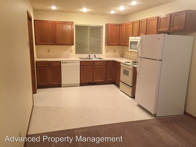 1336 Fremont St - Photo 3 of 10