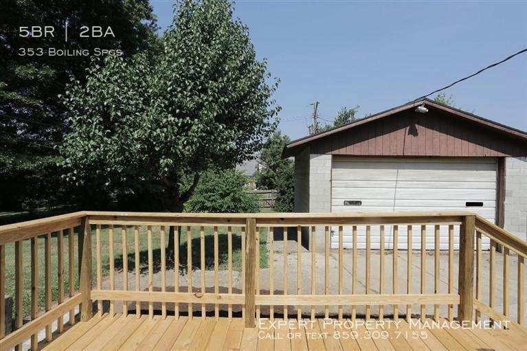 353 Boiling Springs Dr - Photo 2 of 23