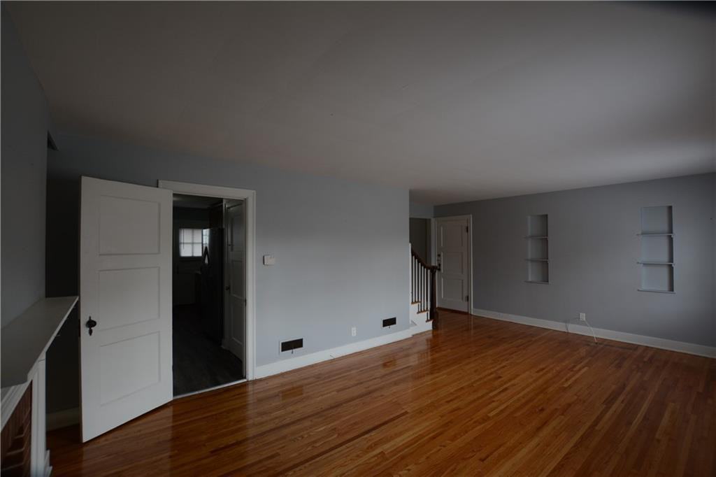 2140 W Main St - Photo 3 of 13