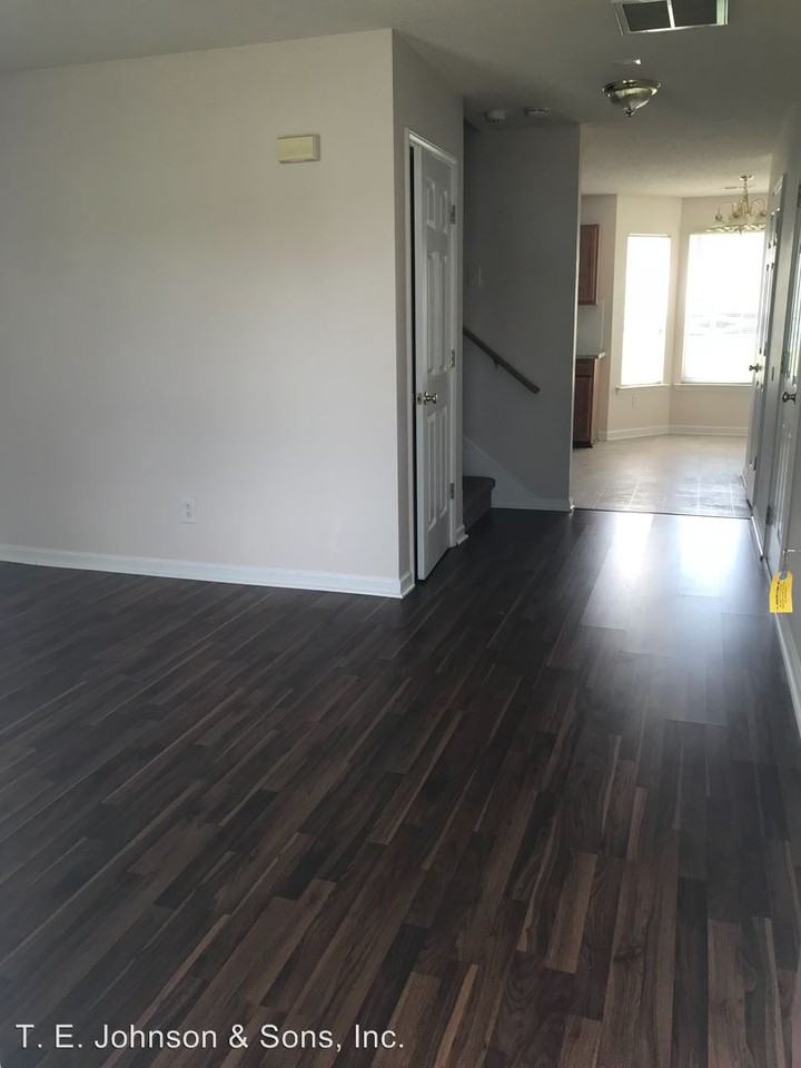 105 Kings Meadow Ct - Photo 2 of 17