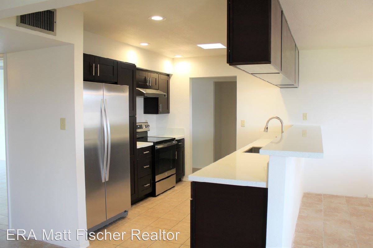 300 E 26th Pl - Photo 2 of 13